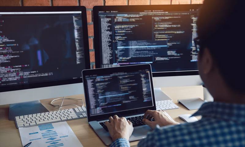 数据科学选型:R与Python如何赋能沂源县网站建设?